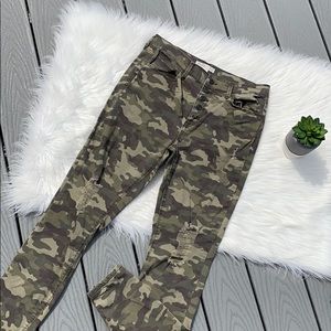 Mudd ripped Camo jeggings